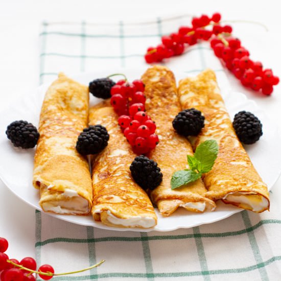 Crêpes with cheese cream - Recipe photo by mecooks.com