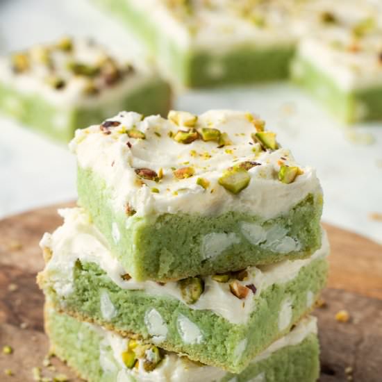 Pistachio Bars - Recipe photo by eatdessertsnack