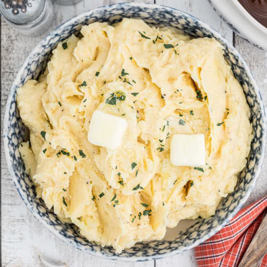 Popeyes Mashed Potatoes - Recipe photo by thecaglediaries