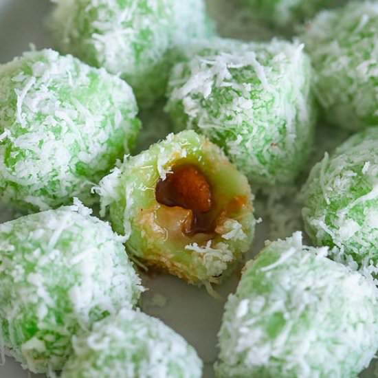 Onde-onde (Ondeh-ondeh) - Recipe photo by rasamalaysia