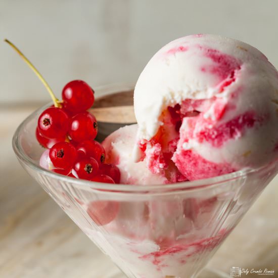 Mascarpone and redcurrant ripple - Recipe photo by Recipe Crumbs