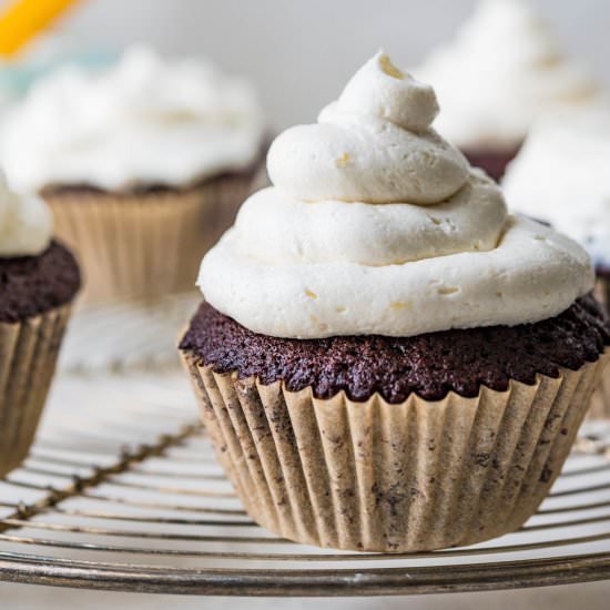 Whipped Icing (Ermine Frosting) - Recipe photo by garlic and zest