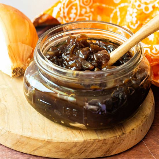 Easy Onion Jam Recipe - Recipe photo by onlinepastrychef