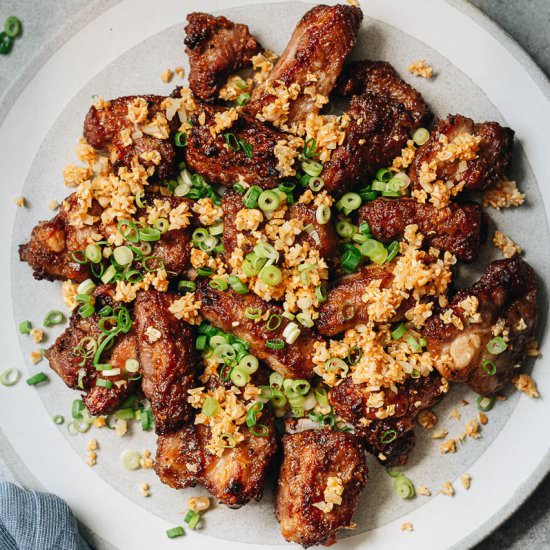 Air Fryer Garlic Ribs (蒜香排骨) - Recipe photo by omnivorescookbook