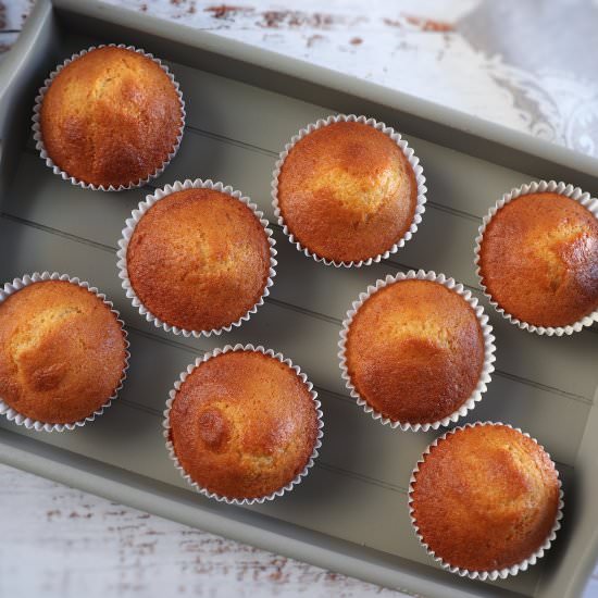 Yogurt muffins - Recipe photo by Food From Portugal
