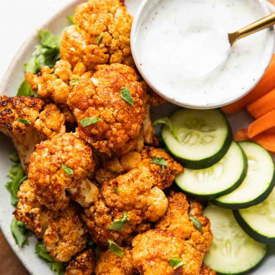 Air Fryer Buffalo Cauliflower Bites - Recipe photo by Jar Of Lemons