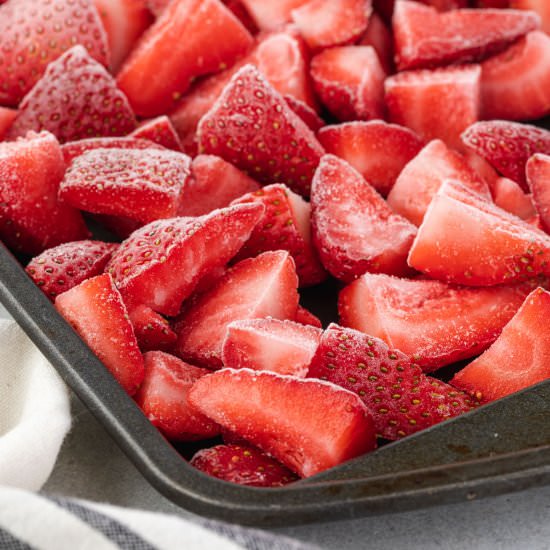 How to Freeze Strawberries - Recipe photo by stateofdinner