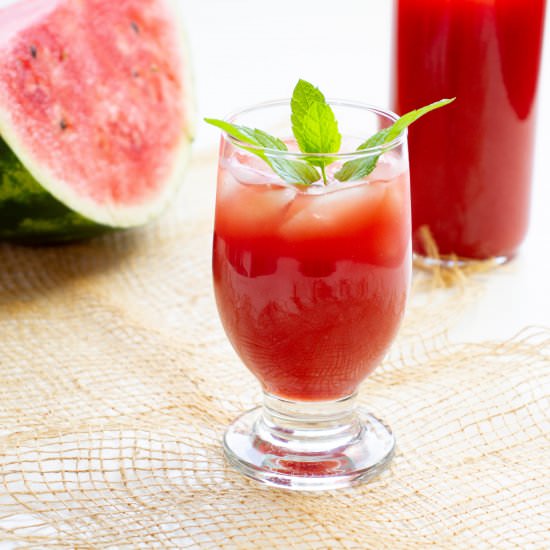 Watermelon juice - Recipe photo by mecooks.com