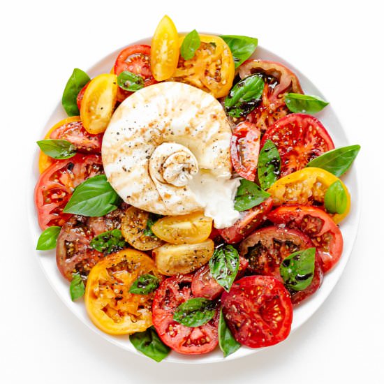 Burrata Caprese Salad - Recipe photo by mapleandmango