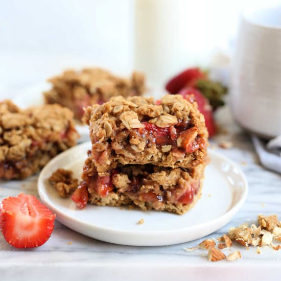 Strawberry Crumble Bars Gluten-Free - Recipe photo by Delightful Mom Food