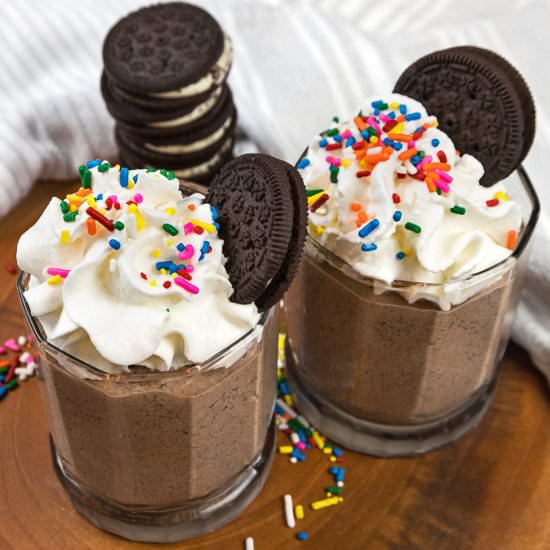 Oreo Chocolate Milkshake - Recipe photo by tamararay