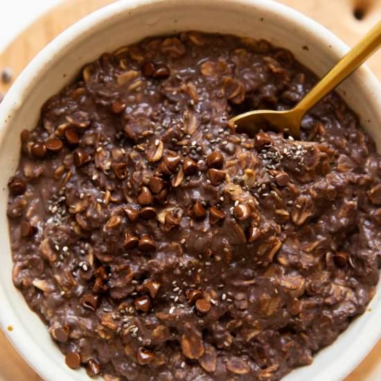 Dark Chocolate Protein Oats - Recipe photo by Jar Of Lemons