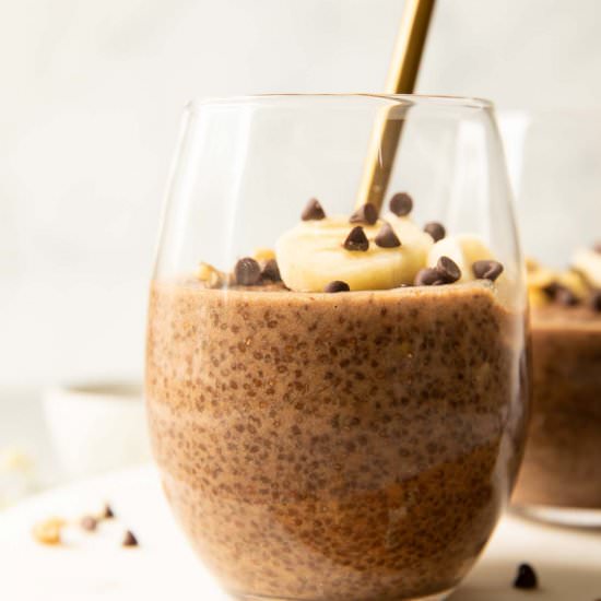 Chocolate Banana Chia Seed Pudding - Recipe photo by Jar Of Lemons