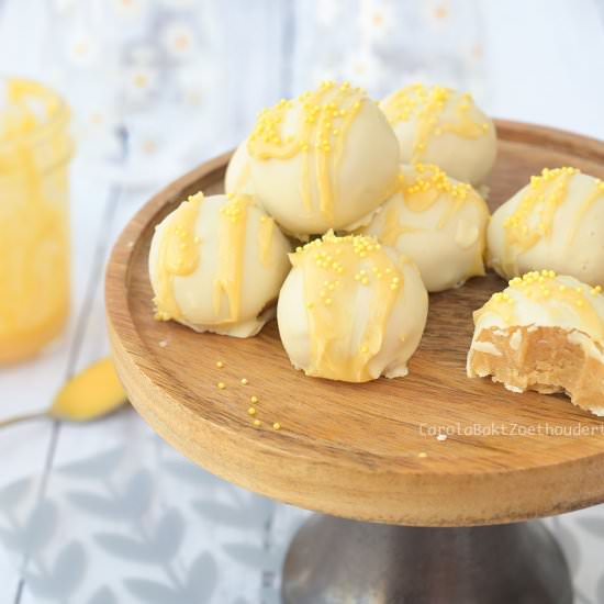 Eggnog cake truffles - Recipe photo by zoethoudertje