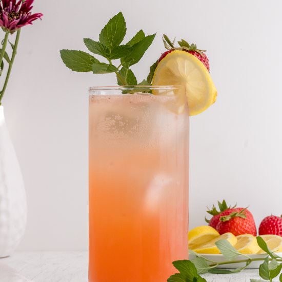 Vodka Strawberry Lemonade - Recipe photo by mapleandthyme