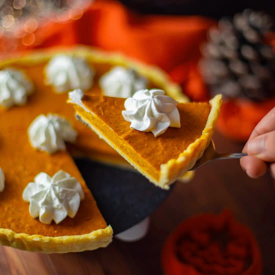 Vegan pumpkin pie - Recipe photo by HazloVegan