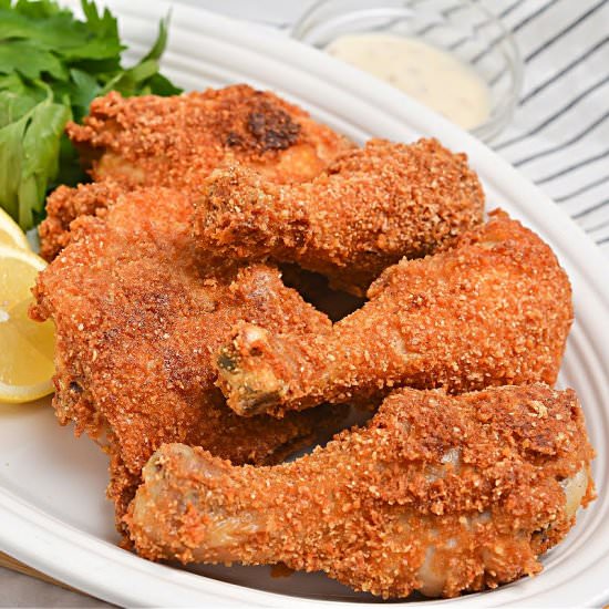 KETO FRIED CHICKEN - Recipe photo by Stylish Cravings