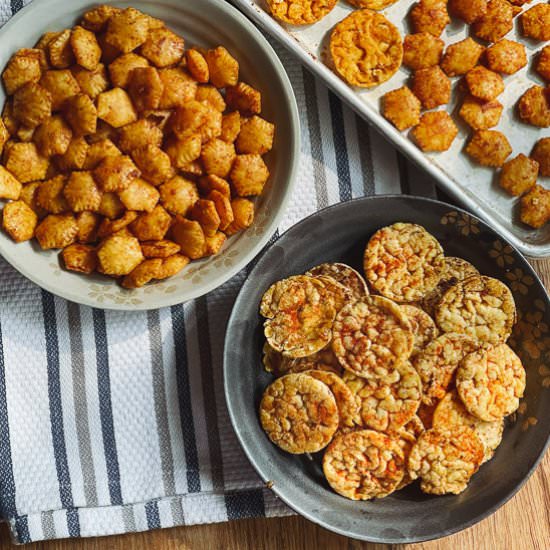 Spicy Baked Sriracha Crackers - Recipe photo by asiancaucasian