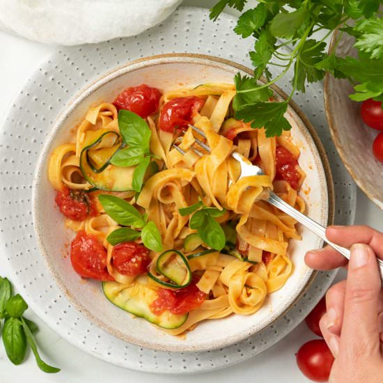 Zucchini Tomato Pasta - Recipe photo by theveganlarder
