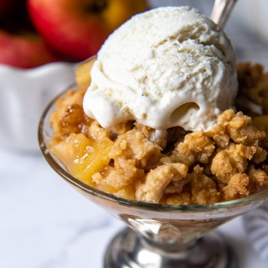 Gluten Free Apple Crisp (No Oats) - Recipe photo by MamaGourmand