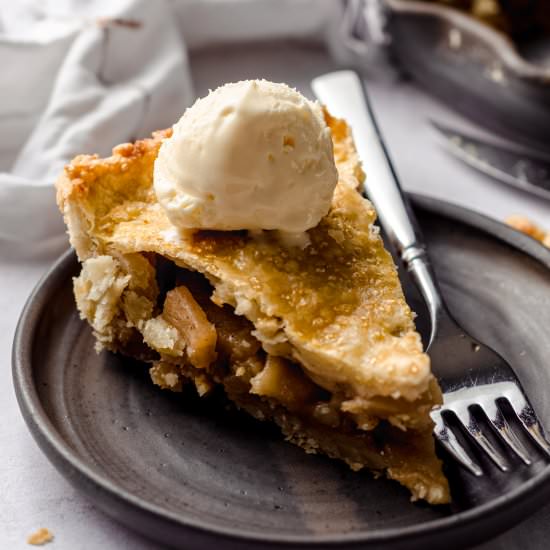 caramelized apple pie - Recipe photo by freshaprilflours