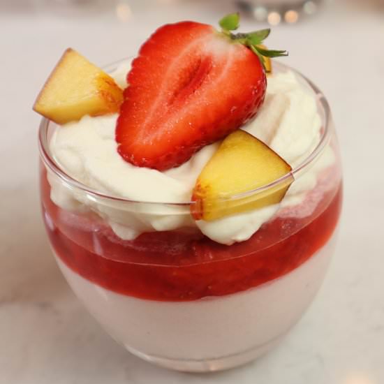 Strawberry mousse - Recipe photo by HubbyInTheKitchen