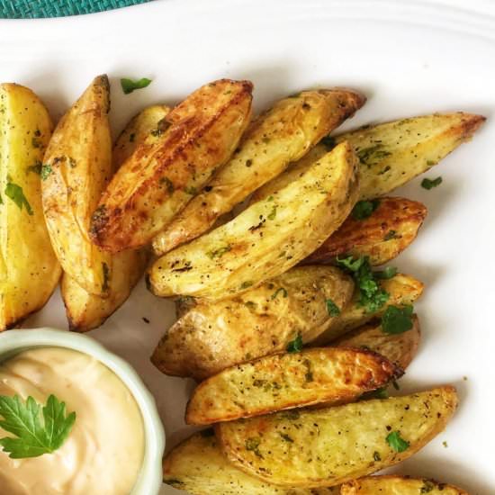 Air Fryer Potato Wedges - Recipe photo by The Bella Vita
