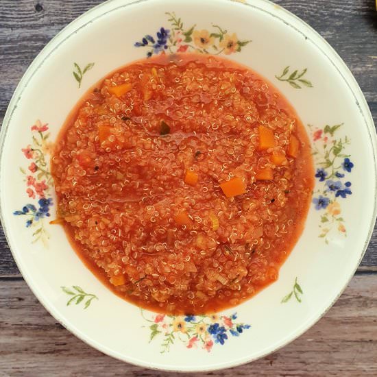Quinoa soup with veggies and tomato - Recipe photo by Maca Meillon