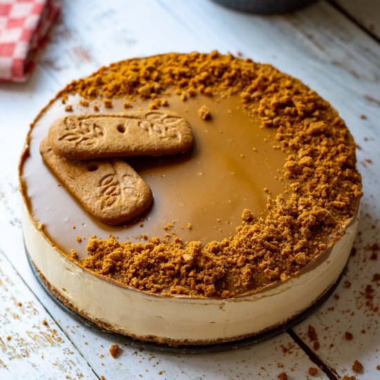 Irresistible No-Bake Biscoff Cheese - Recipe photo by somebodyfeedseb