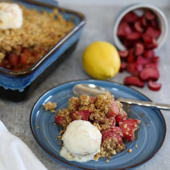 Rhubarb Crisp with Macadamia Nuts - Recipe photo by Man Meets Oven