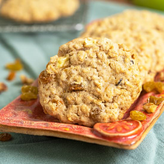 Apple Raisin Walnut Oatmeal Cookies - Recipe photo by Mycookiejourney