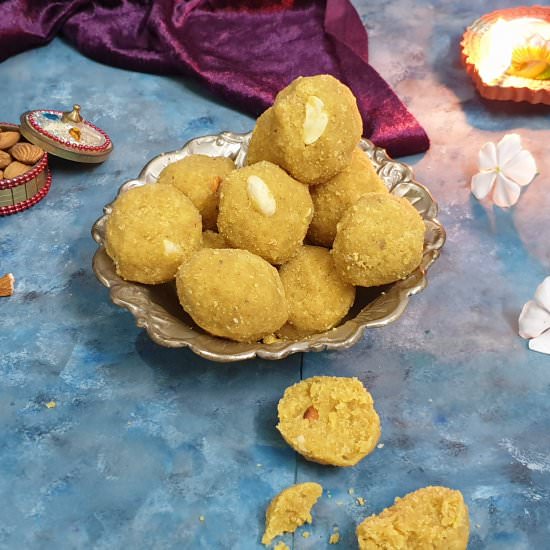 Besan Ladoo - Recipe photo by Deeksha