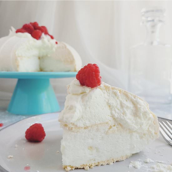 Pavlova with Raspberries - Recipe photo by WhiskingWolf