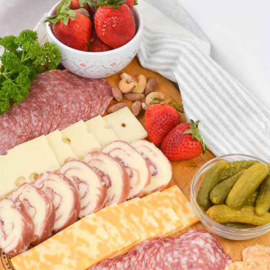Keto Charcurterie Board - Recipe photo by littlebitrecipes