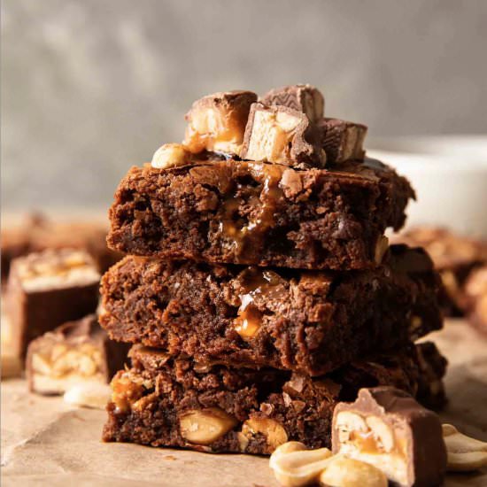 Best Ever Snickers Brownies - Recipe photo by Desserts And Drinks