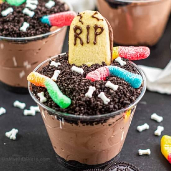 Spooky Graveyard Dirt Cups - Recipe photo by OnMyKidsPlate