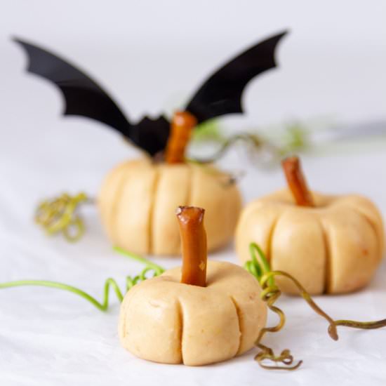 No Bake Peanut Butter Pumpkins - Recipe photo by dwayland