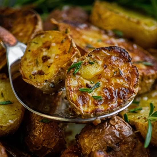 Rosemary Air Fryer Baby Potatoes - Recipe photo by JawnsICooked