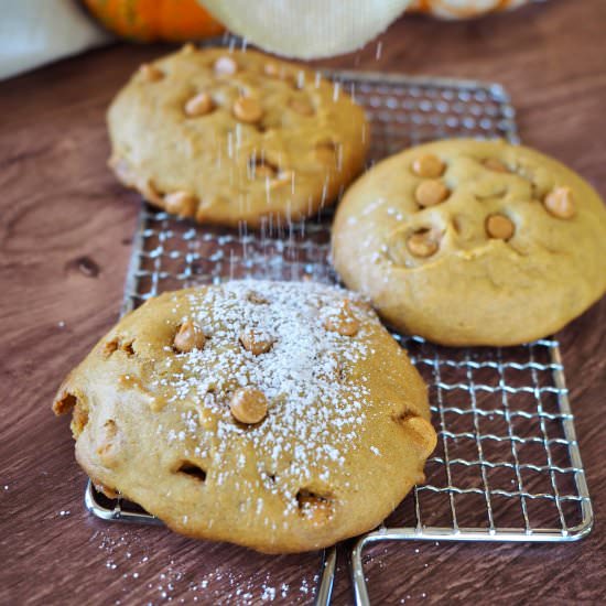 Soft Pumpkin Cookies - Recipe photo by thefreshcooky