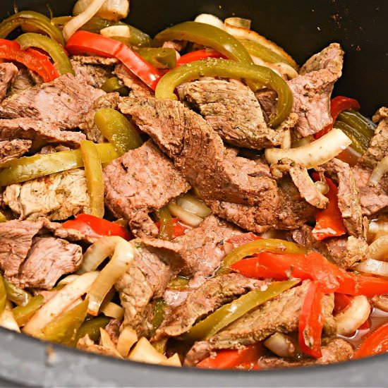 KETO SLOW COOKER STEAK FAJITAS - Recipe photo by Stylish Cravings