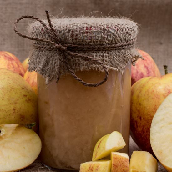 How to Can Applesauce at Home - Recipe photo by Everything Pretty