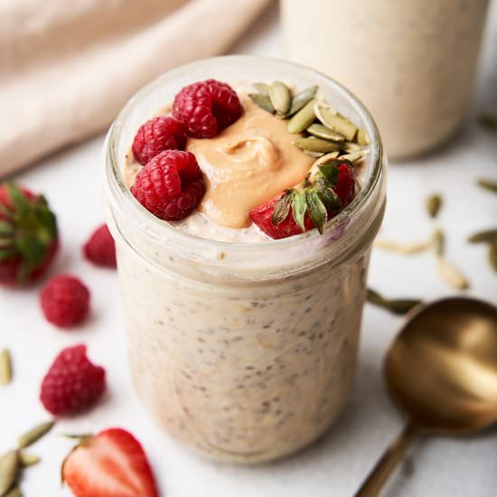 Overnight Oats With Protein Powder - Recipe photo by brokebankvegan
