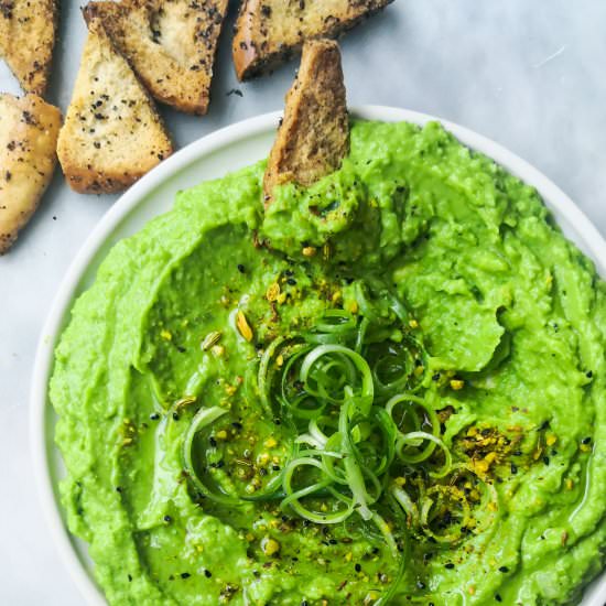 5 minute pea hummus with avocado - Recipe photo by DishedbyKate