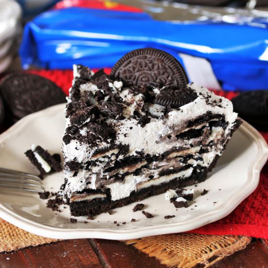 Easy Oreo Pie - Recipe photo by thekitchenismyplayground