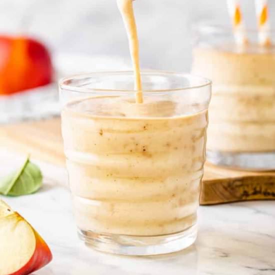 Apple Banana Smoothie with Cinnamon - Recipe photo by allweeat