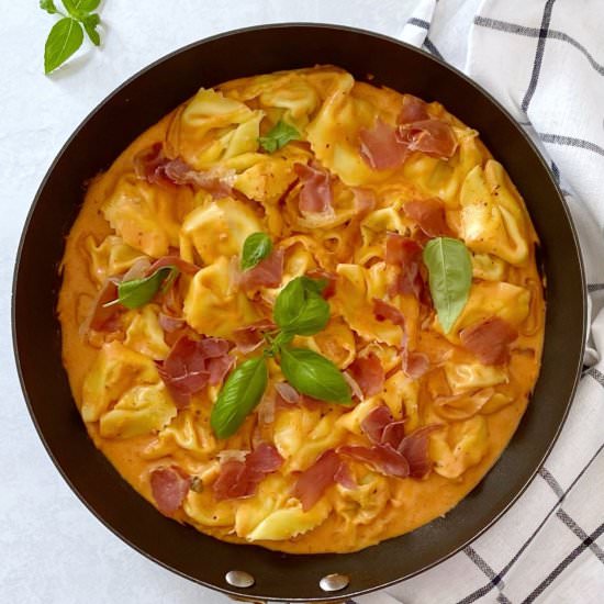 Tortellini Pasta with Pink Sauce - Recipe photo by mycasualpantry