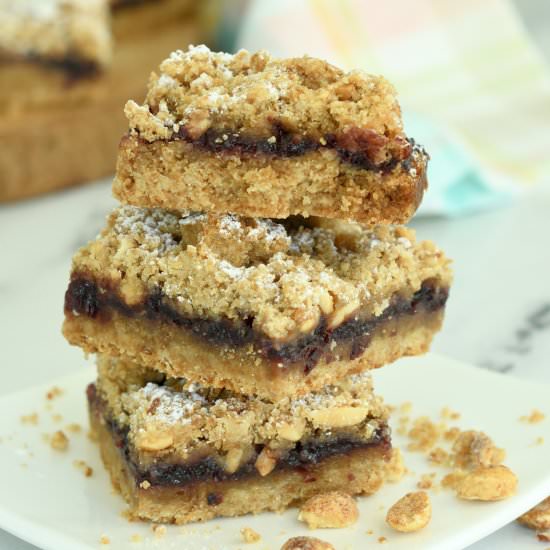Peanut Butter & Jelly Crumb Bars - Recipe photo by eileen.baking-sense