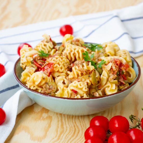 Tuna pasta - Recipe photo by mecooks.com