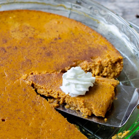 LOW CARB CRUSTLESS PUMPKIN PIE - Recipe photo by Stylish Cravings