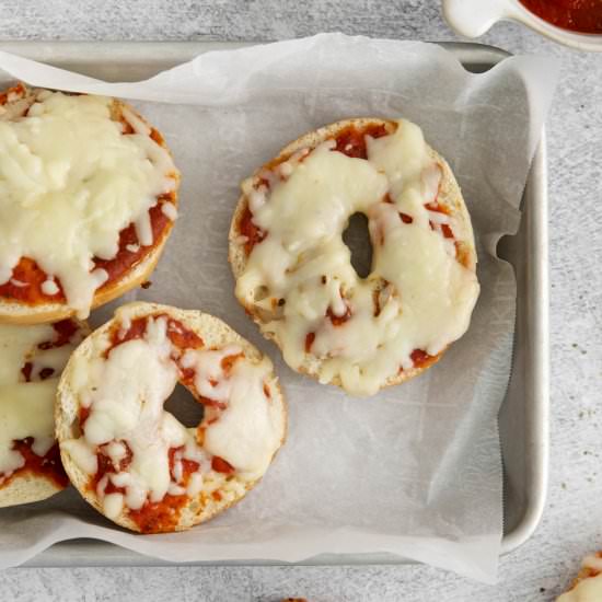 Low Calorie Pizza Bagels - Recipe photo by lowcalicious